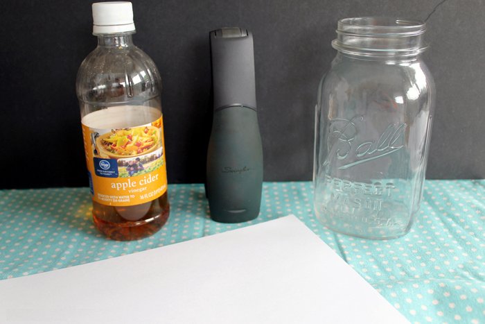 Preparation of a vinegar trap