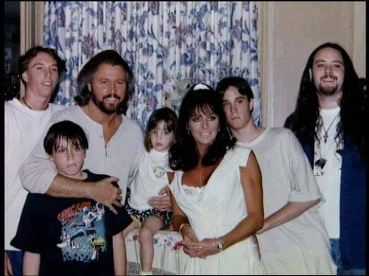Barry Gibb and Linda Gray with their family