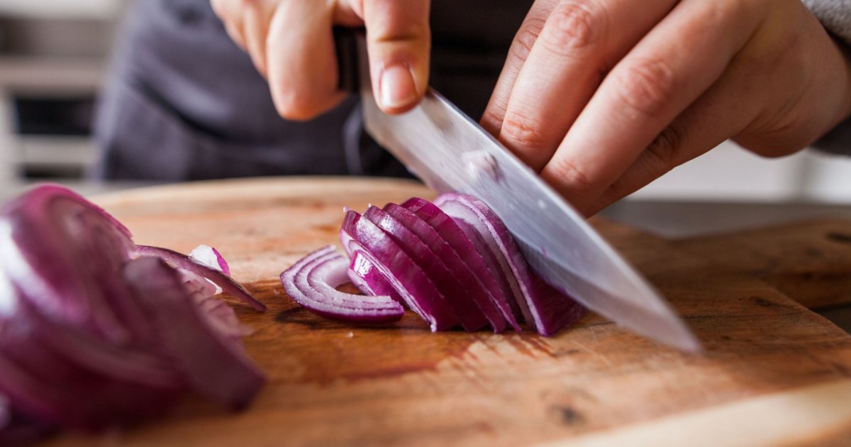 Cutting an onion without crying